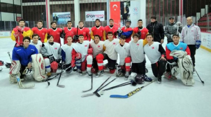 Türkiye buz hokeyinde Rusya'ya 42-0 mağlup oldu