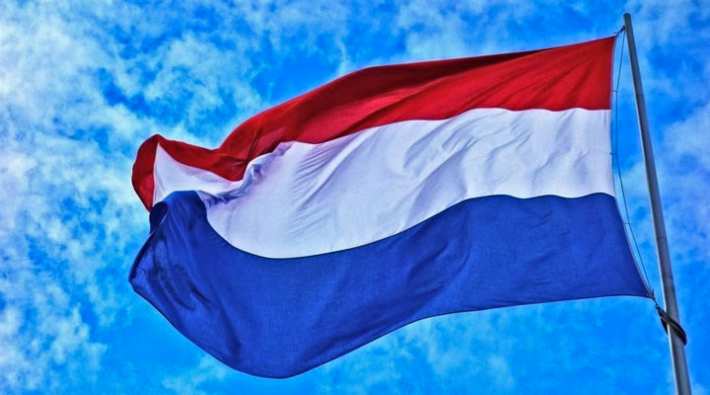 Hollanda hükumeti istifa etti
