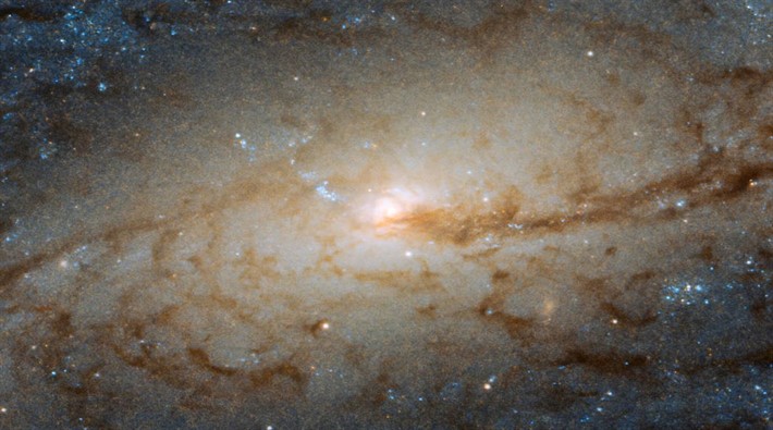 Hubble Uzay Teleskobu, galaktik trafik sıkışıklığını görüntüledi
