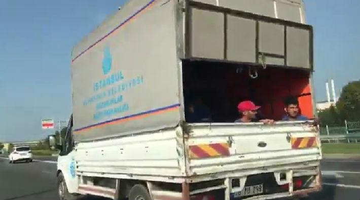İBB'den iş cinayetine davetiye: İşçiler kamyon kasasında taşınıyor!