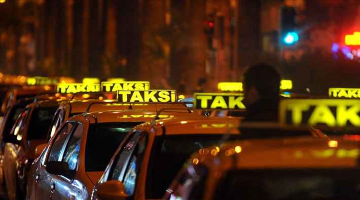 İBB, yolcu seçen taksicilerin ticari araç kullanım belgelerini iptal etti 