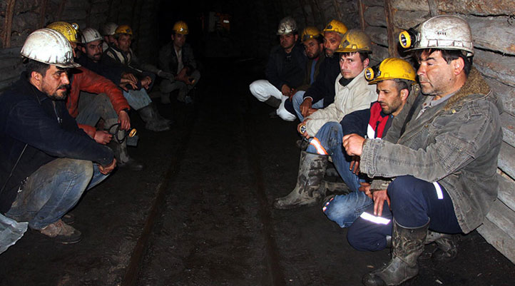 4 aydır maaşlarını alamayan Zonguldak’taki maden işçilerinin direnişi devam ediyor