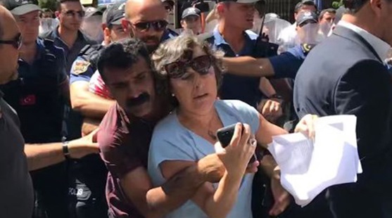 İdam Protestosunda HDP'li Vekile ve Eylemcilere Saldırı