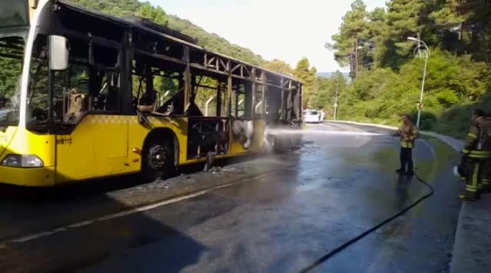 Beykoz'da seyir halindeki İETT otobüsü yandı
