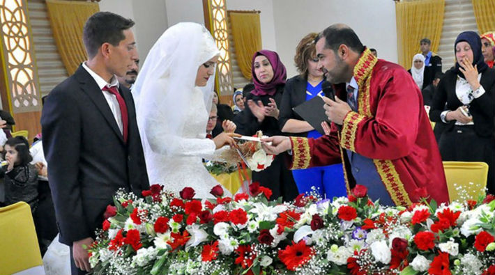 İlk 'resmi' müftü nikahını kayyum atanan belediye düzenledi