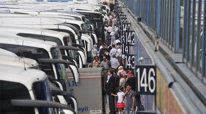 İzmir'de 18 yaşından küçüklere otobüs ve uçak bileti satılması yasaklandı 