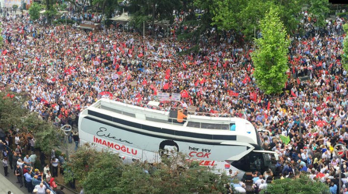 İmamoğlu Trabzon'da miting düzenledi, hemşehrileri yoğun ilgi gösterdi