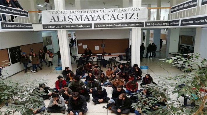 Mülkiyeli öğrenciler anma düzenledi: Bombalara ve katliamlara alışmayacağız