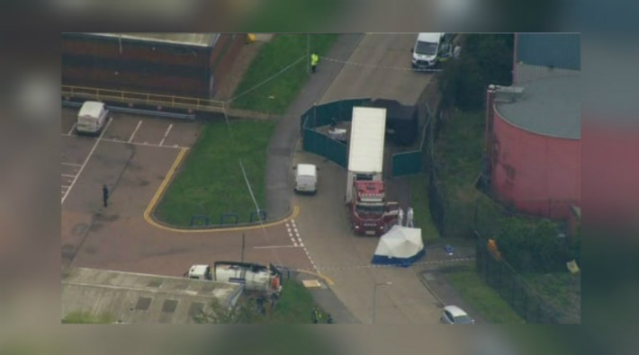 İngiltere'de bir kamyonda 39 kişinin cansız bedenine ulaşıldı