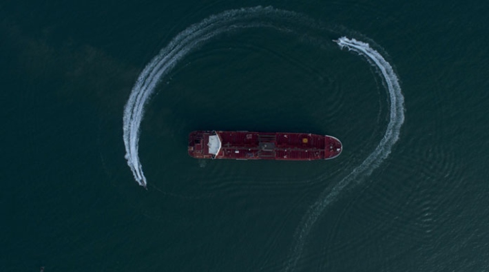 İran, kaçak yakıt taşıyan bir gemiye el koydu