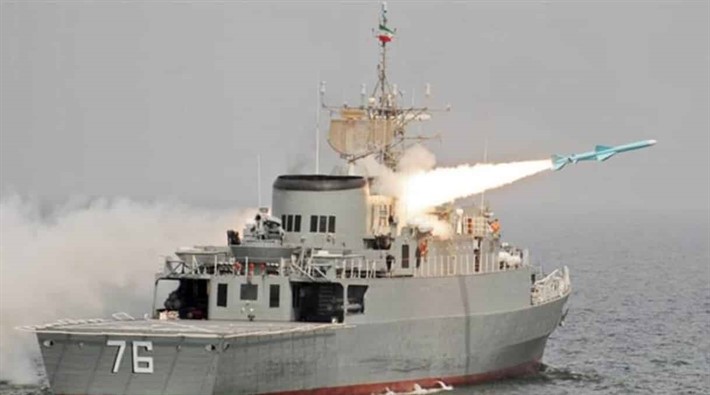 İran ordusu yanlışlıkla kendi savaş gemisini vurdu