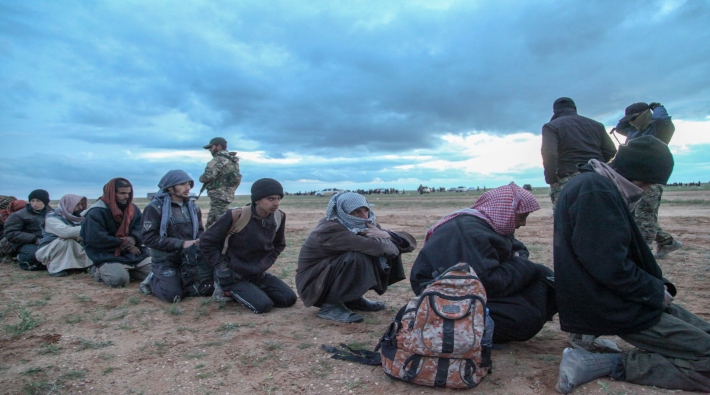 Demokratik Suriye Güçleri 800'den fazla IŞİD'liyi esir aldı
