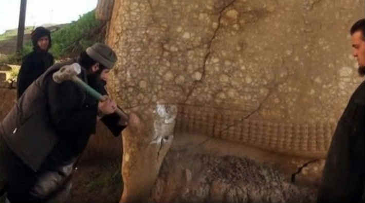 IŞİD'in yıktığını kadın arkeologlar düzeltecek