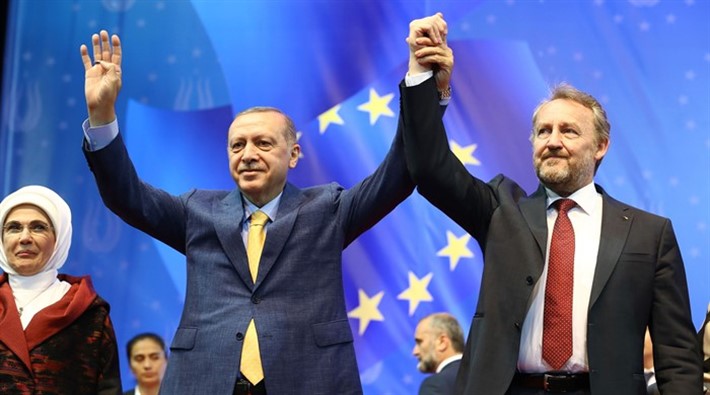 ‘İslam’ı teşvik için para aktarılıyor, Balkanlar Erdoğanlaşıyor’