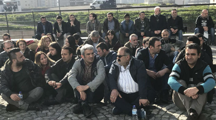 İşleri ellerinden alınan Ataşehir Belediyesi işçileri direnişe geçti