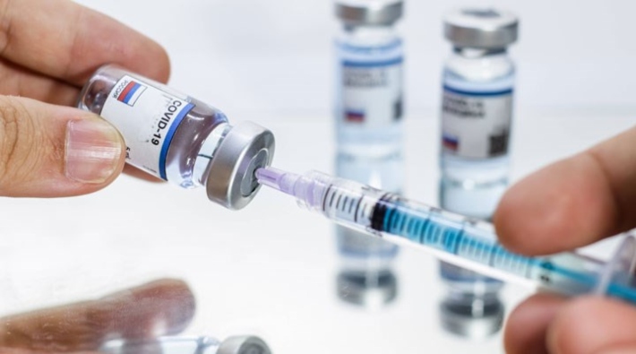 İspanya'da Covid-19 aşısının kullanımına başlandı
