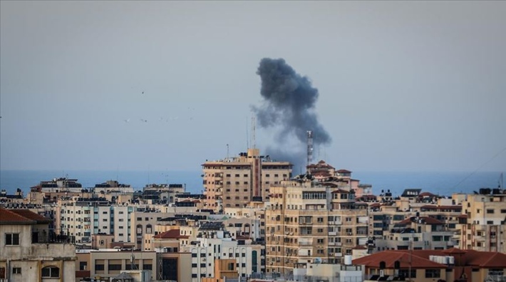 İsrail, Gazze'de 3 noktayı topçu ateşiyle vurdu