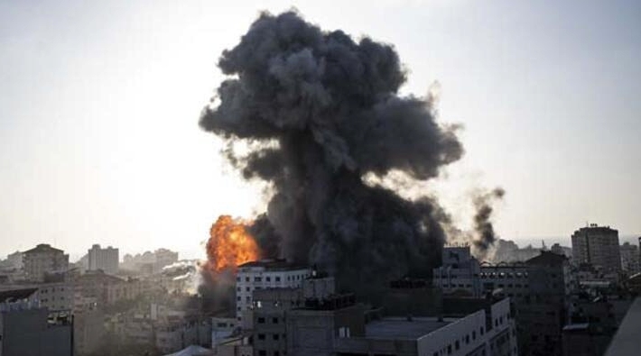 'Kara harekâtı'nı yalanlayan İsrail, havadan ve karadan sivil yerleşimleri bombalamaya devam ediyor