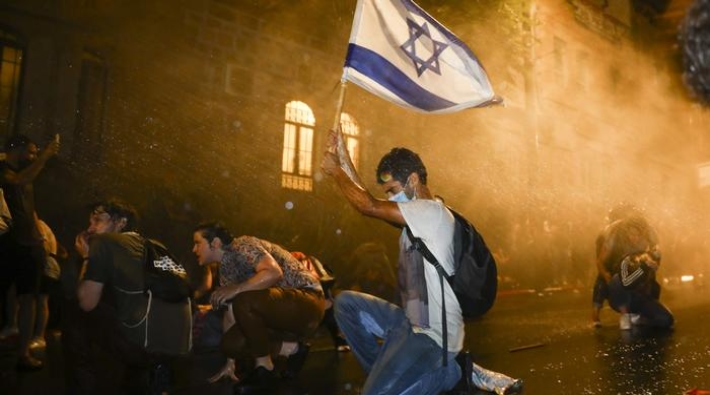 İsrail’de binlerce kişi haftalardır hükümeti protesto ediyor