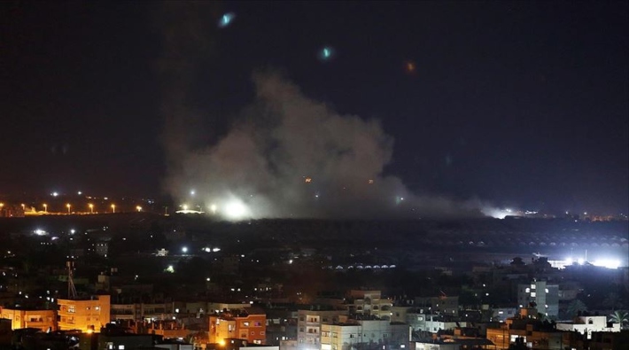 İsrail'den Gazze'ye üst üste hava saldırıları