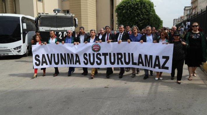 İstanbul Barosu'ndan 'Savunma Mitingi' çağrısı
