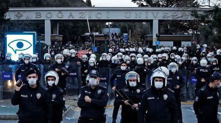 Boğaziçi Üniversitesi eylemleri sebebiyle ifade vermeye giden 4 öğrenciden 3'ü gözaltına alındı