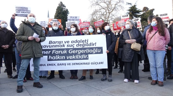 İstanbul’da HDP ile dayanışma eylemi: 'AKP, siyasi intiharını gerçekleştirdi'