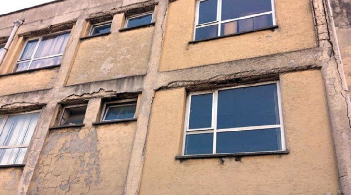 İstanbul Tıp Fakültesi Temel Bilimler asistan hekimleri: Binanın acilen boşaltılması gerektiği ortadadır