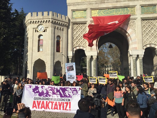 İstanbul Üniversitesi'nde YÖK eylemi