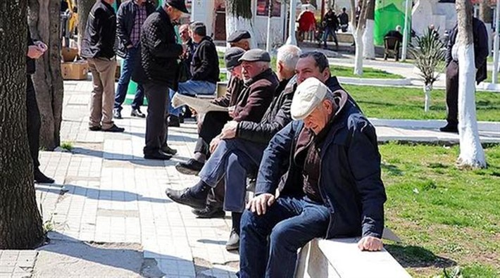 İstanbul'da 65 yaş üstü yaşlılar sokağa çıkma yasağına uymadı