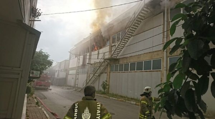 İstanbul'da plastik fabrikasında yangın