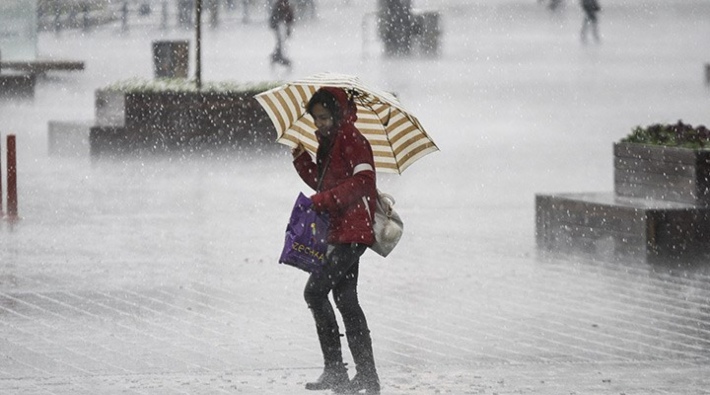 İstanbul'da sarı alarm: Kent genelinde şiddetli yağış 