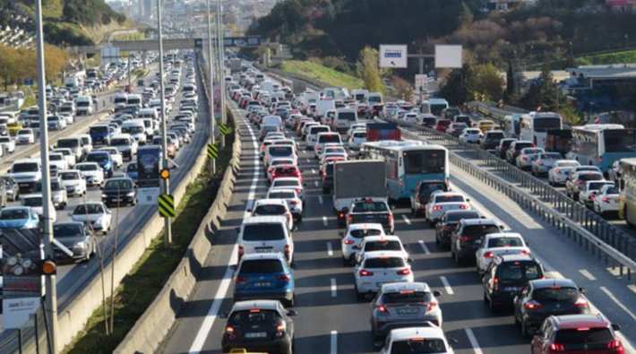 Kısıtlamanın kalktığı ilk cumartesi günü: İstanbul'da trafik yoğunluğu yüzde 78'e ulaştı