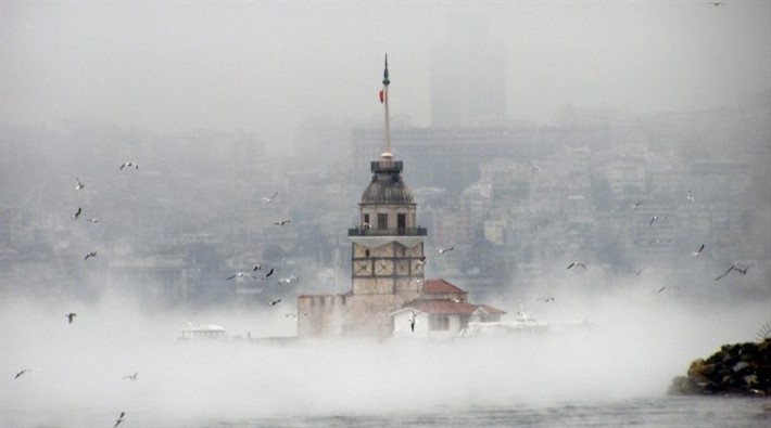 İstanbul'da vapur seferleri iptal edildi, boğaz gemi geçişlerine kapatıldı
