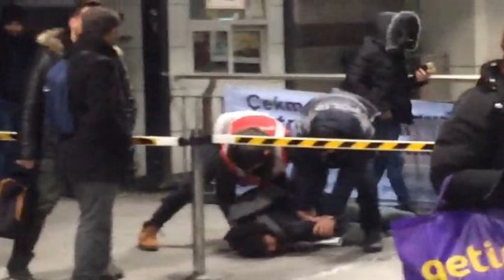 İstanbul'da ulaşım zammı eylemine polis saldırdı!