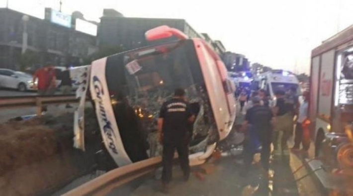 İstanbul'da yolcu otobüsü devrildi: Çok sayıda yaralı