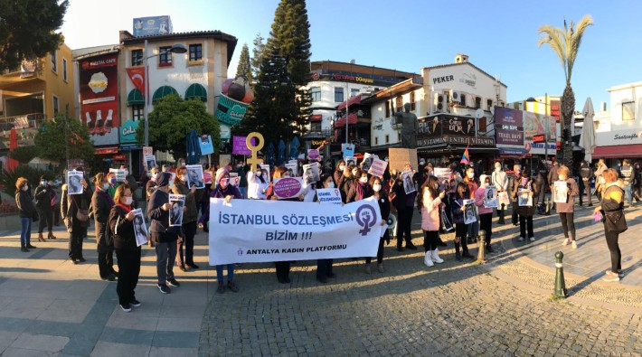İstanbul Sözleşmesi'nin feshedilmesine karşı kadınlar sokakları terk etmiyor!