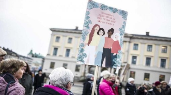 İsviçre'de kadınlar hayatı durduruyor