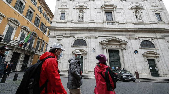 İtalya'da koronavirüs nedeniyle okullar tatil edildi
