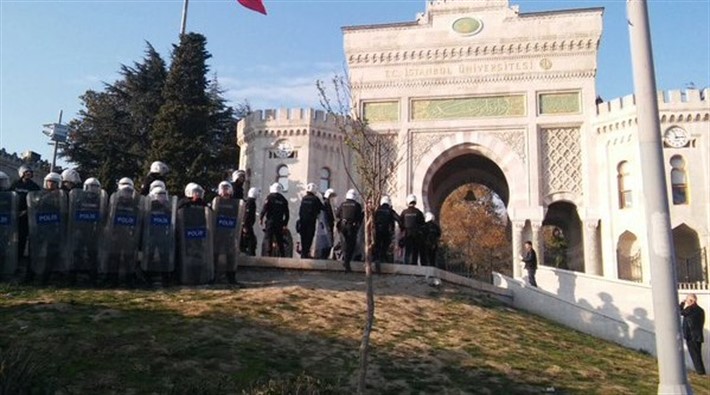 İÜ’de polis saldırısı: Çok sayıda öğrenci gözaltında!