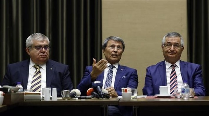 İYİ Parti'de üç kurucu üye istifa etti: Yönetimden açıklama