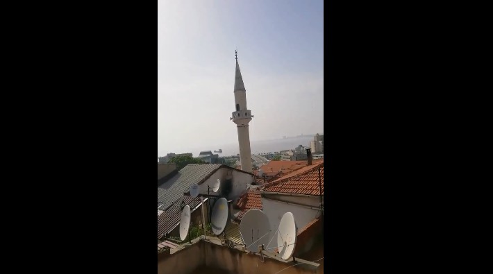 İzmir'de cami hoparlörlerinden Çav Bella çalındı