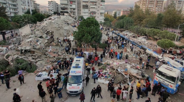 İzmir'de 6,6 büyüklüğünde deprem: 39 ölü, 885 yaralı