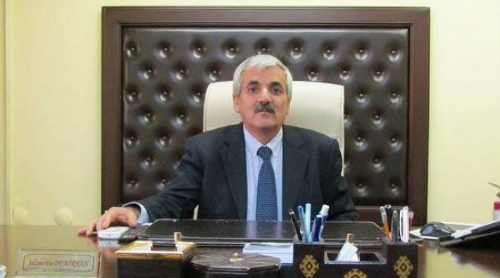 İzmir Marşı'nı okutmamaya çalışan müdür görevden alındı
