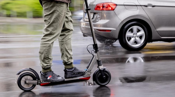 İzmir Valiliği'nden elektrikli scooter kullananlara ceza kararı