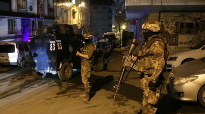 İzmir'de 'açlık grevi' operasyonu: Çok sayıda gözaltı