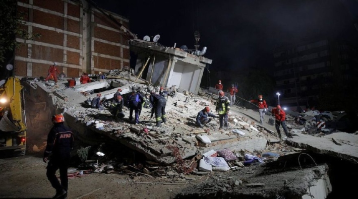 İzmir depreminde hayatını kaybedenlerin sayısı 115'e yükseldi