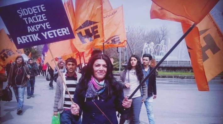 İzmir'de Halkevleri yöneticisi Sevda Berşe gözaltına alındı