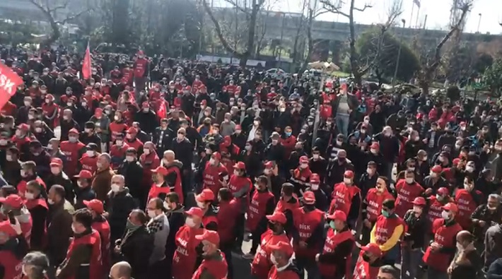 Kadıköy Belediyesi işçileri grev ilanını astı: Talepler karşılanmazsa 16 Şubat'ta greve çıkılacak!