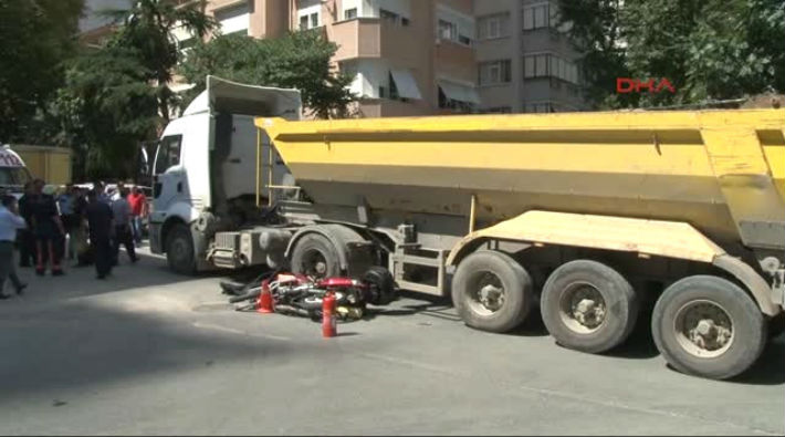 Kadıköy'de hafriyat kamyonları 1 kişinin daha ölümüne neden oldu